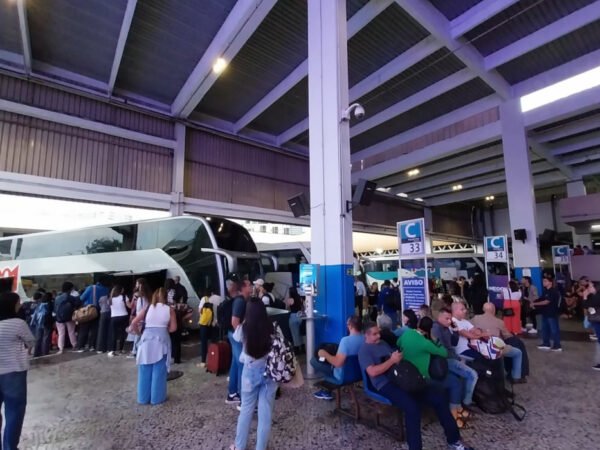 Movimento intenso na Rodoviária do Rio marca início das viagens de fim de ano