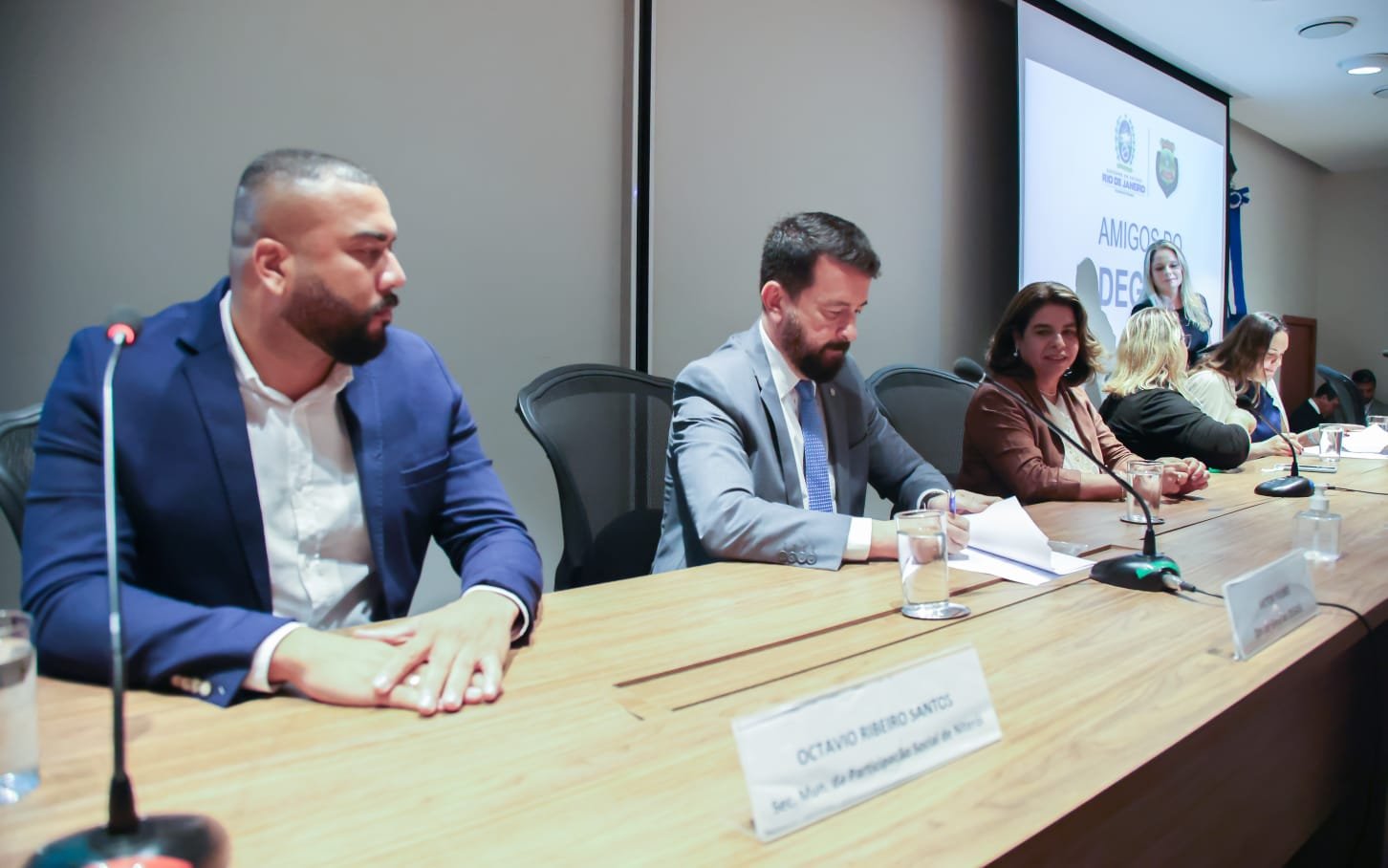 Niterói: Octávio Ribeiro recebe medalha "Amigos do Degase"