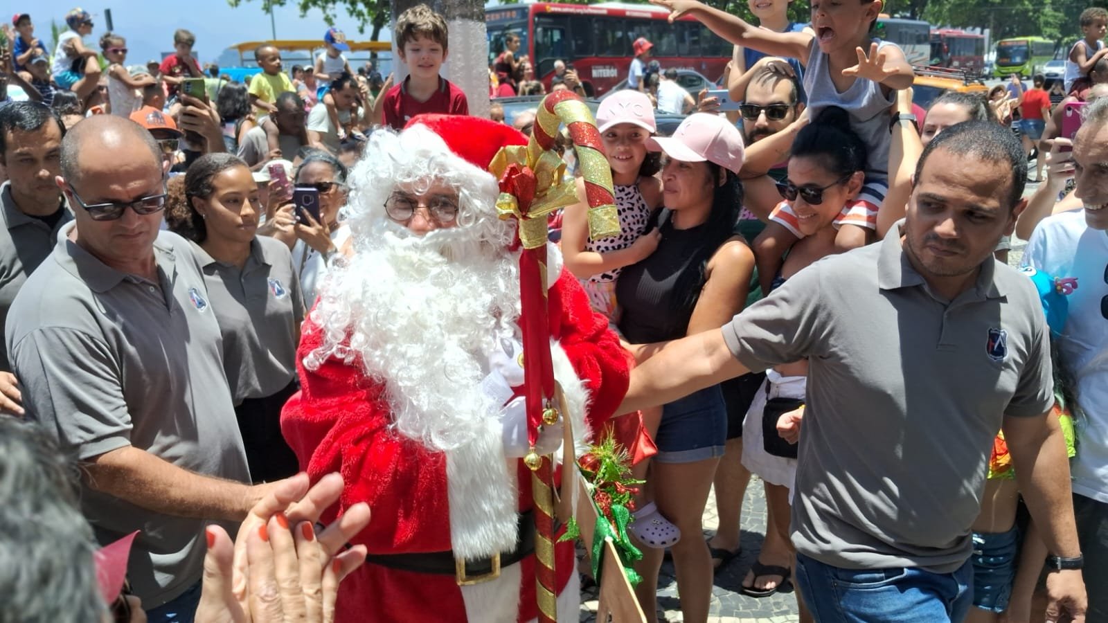 Papai Noel chegará de helicóptero na Praia de Icaraí neste domingo