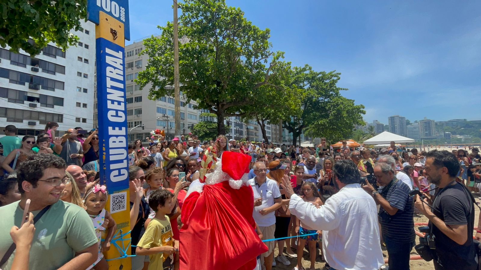 Papai Noel chegará de helicóptero na Praia de Icaraí neste domingo