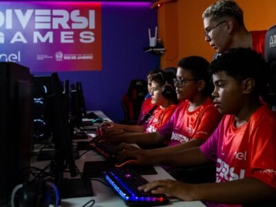 Primeira turma do projeto DiversiGames celebra formatura em Niterói