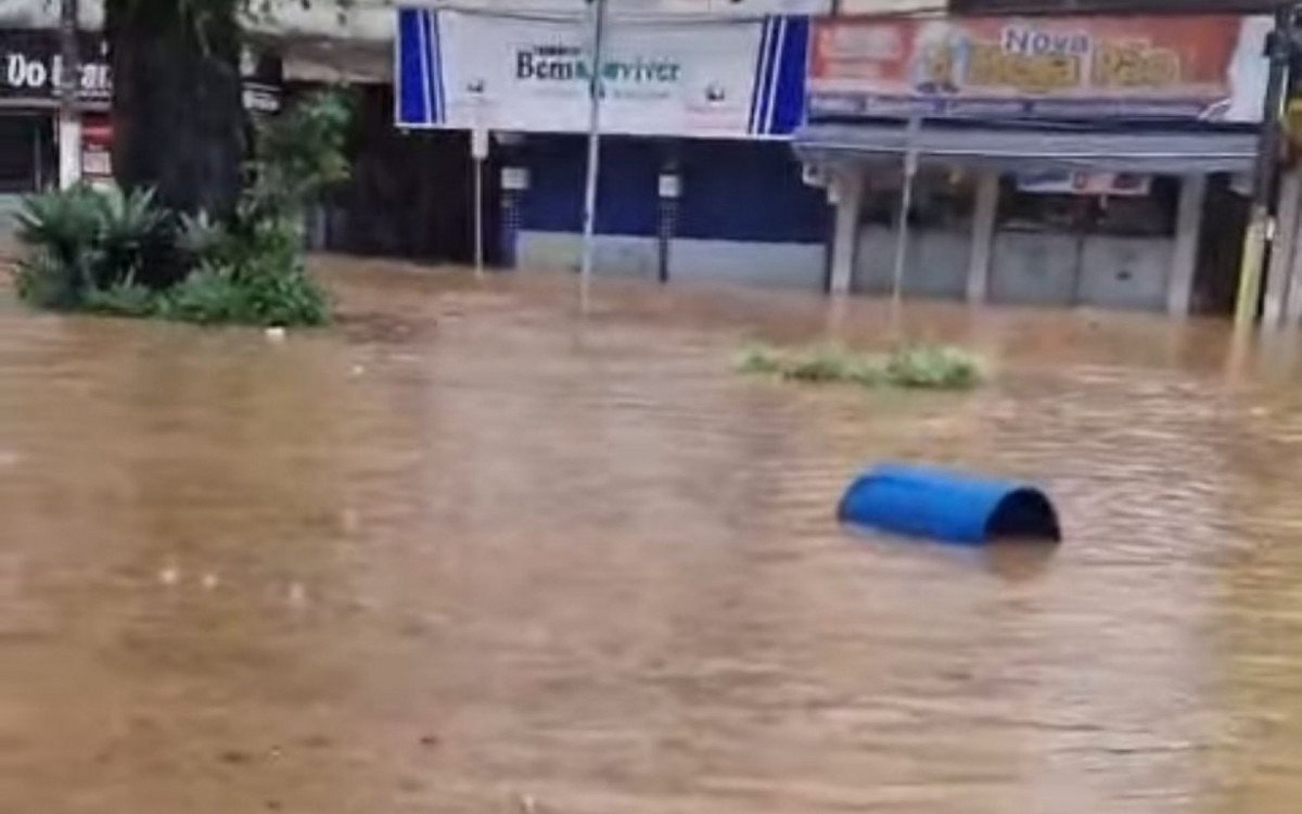 Teresópolis sofre com chuvas intensas e deslizamentos