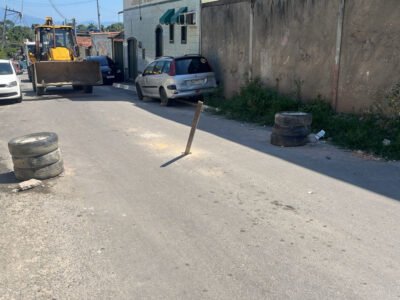 Traficante é preso ao obrigar trabalhadores a reinstalar barricadas em Itaboraí