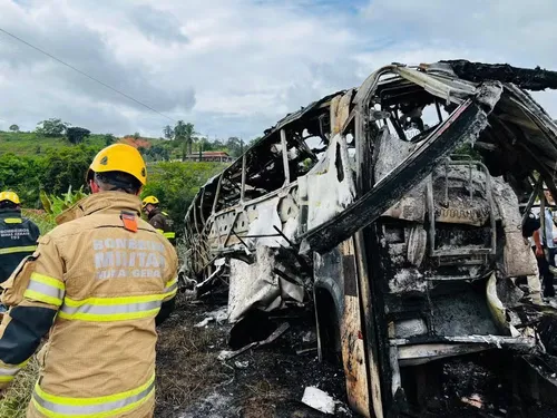 Tragédia na BR-116 em Minas Gerais deixa 22 mortos