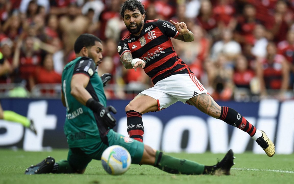 Gabigol marca na despedida pelo Flamengo em empate contra o Vitória