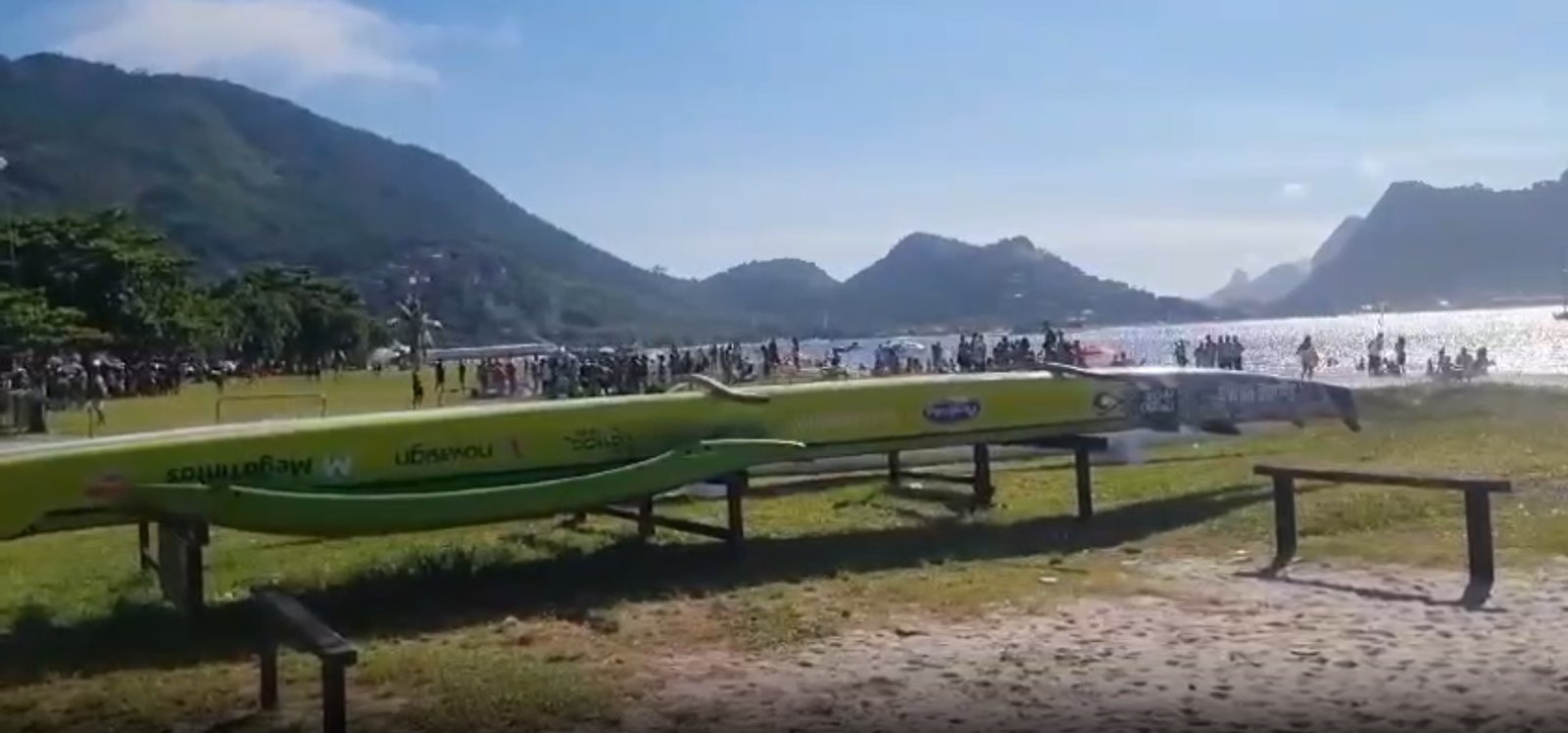 Baile funk irregular em Charitas é interrompido pelas autoridades - Vídeo