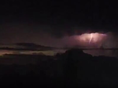 Céu de Niterói é iluminado por raios e trovoadas - Vídeos