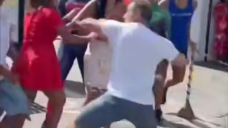 Confusão entre condutores de trenzinhos em Teresópolis gera briga - Vídeo