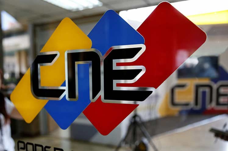 Conselho Nacional Eleitoral da Venezuela convoca eleições para abril, mas oposição se recusa a participar