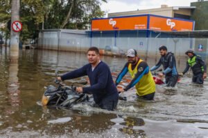 Enchentes: especialistas criam material para evitar doenças