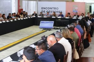Encontro de Gestores em Niterói Rodrigo Neves e Isabel Swan reúnem equipe e traçam Plano de Metas para 100 dias | Divulgação/Prefeitura de Niterói/Alex Ramos