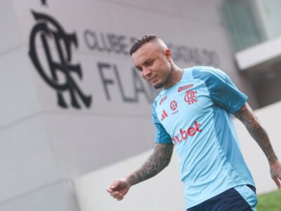 Everton Cebolinha retorna ao Flamengo após seis meses afastado