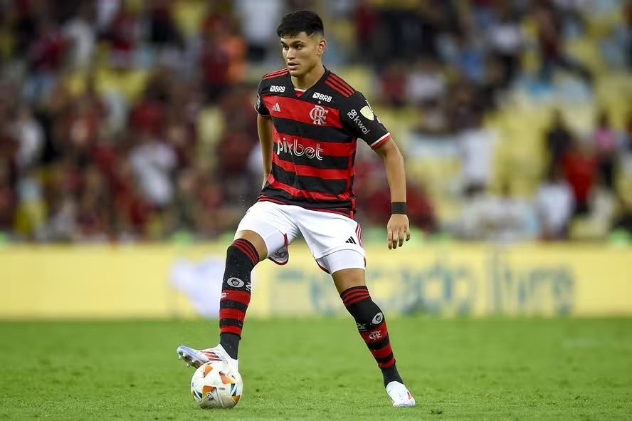 Flamengo empresta Carlos Alcaraz ao Everton para clube europeu