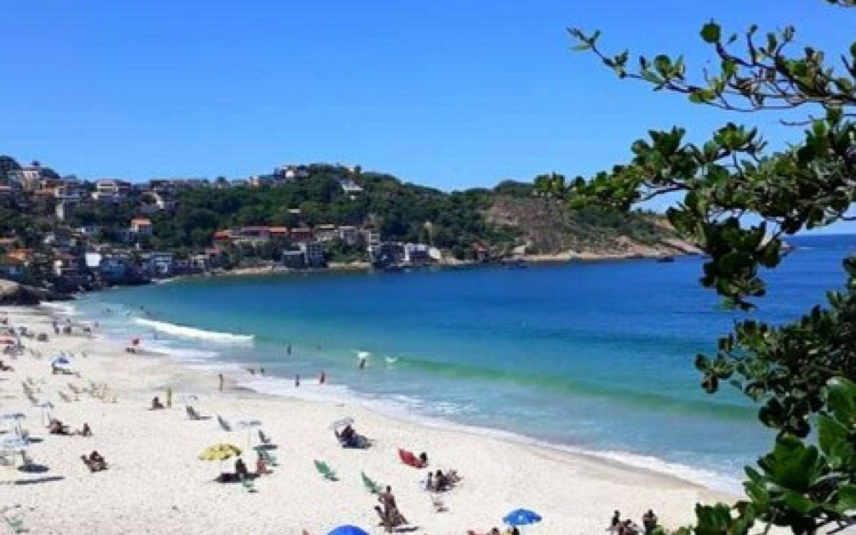 Homem desaparece no mar durante Virada do Ano na Barra de Guaratiba