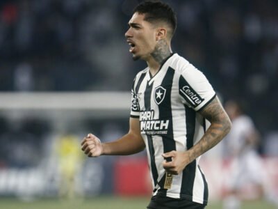 Lateral-esquerdo do Botafogo é emprestado ao Vitória