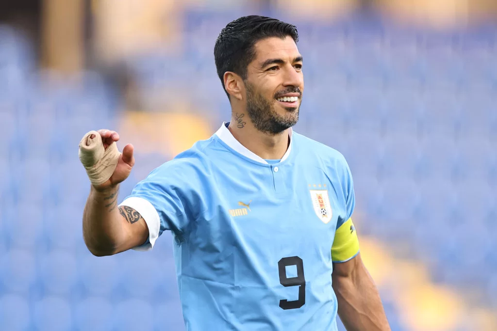 Luis Suárez ajuda a salvar homem em risco no Uruguai