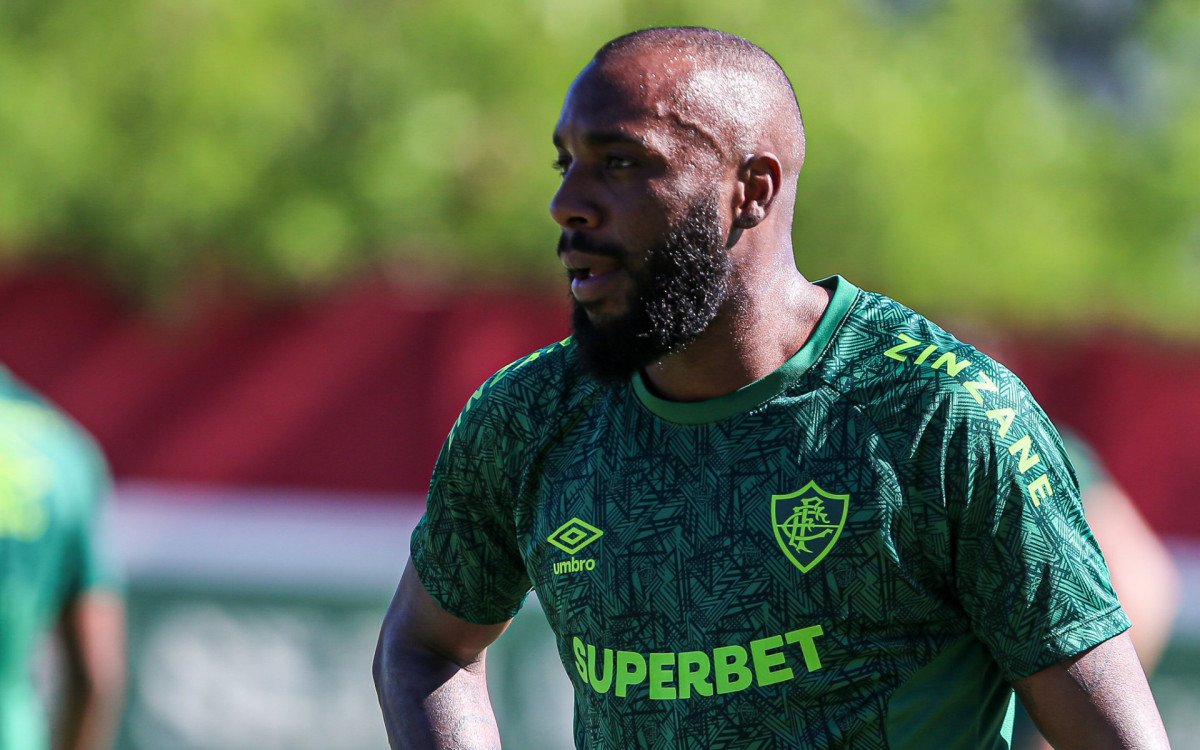 Manoel confirma permanência no Fluminense para 2025
