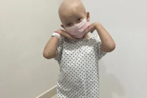 Morre Yara Rohsner, menina de 7 anos que lutava contra o câncer desde 2020