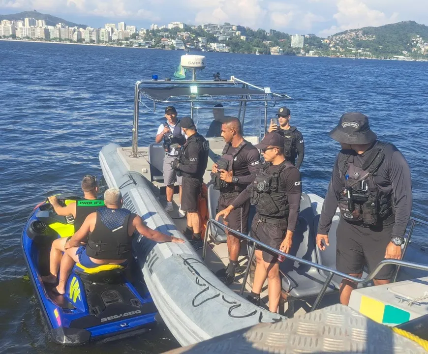 Operação Lei Seca Marítima fiscaliza condutores na orla de Niterói