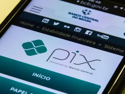 Fiscalização do Pix: Receita Federal reforça foco em grandes movimentações e desmente fake news | Marcello Casal Jr | Agência Brasil