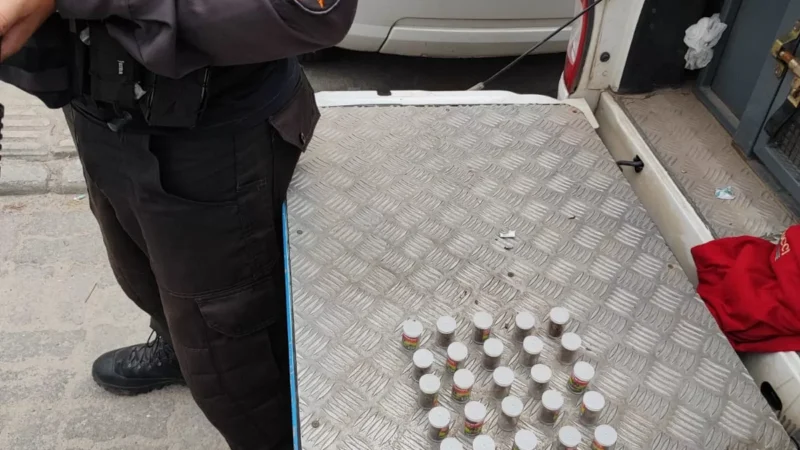 Polícia Militar prende dois homens por tráfico de drogas em Araruama