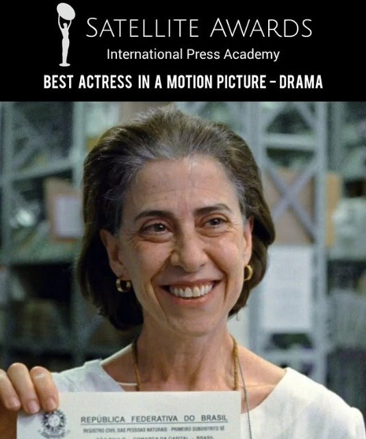 Fernanda Torres vence Satellite Award e fortalece campanha rumo ao Oscar 2025