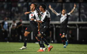 Vasco vence o Maricá com time reserva e se aproxima da liderança no Carioca