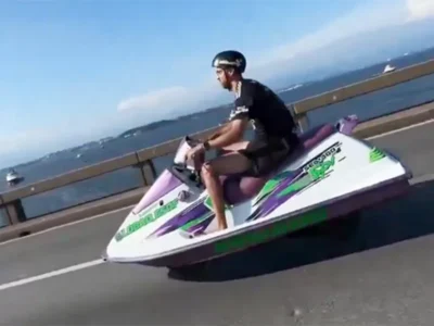 Vídeo inusitado mostra jet ski com rodas cruzando a Ponte Rio-Niterói