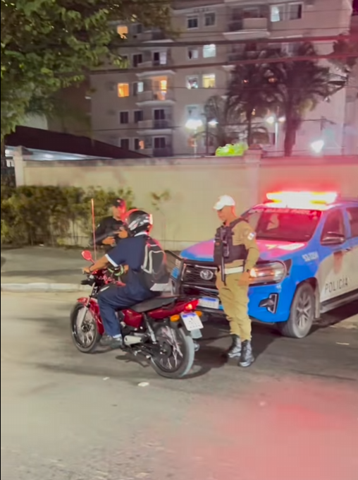 Blitz surpreende motoqueiros barulhentos em Niterói 