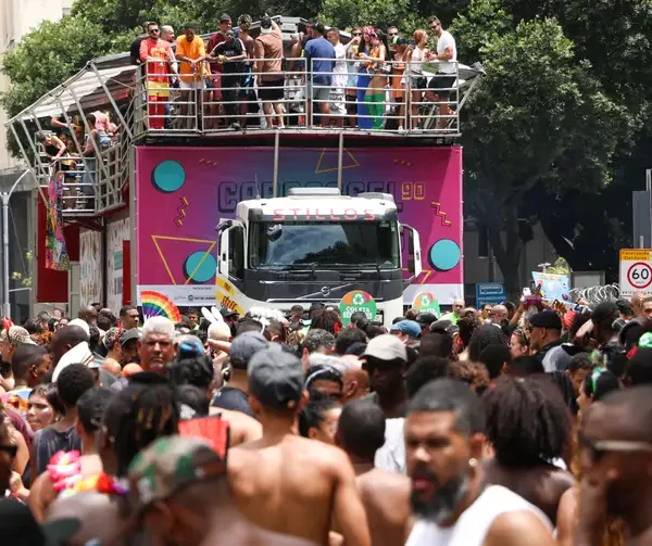 Carnaval de Rua no Rio começa com o Carrossel de Emoções e mais de 450 blocos