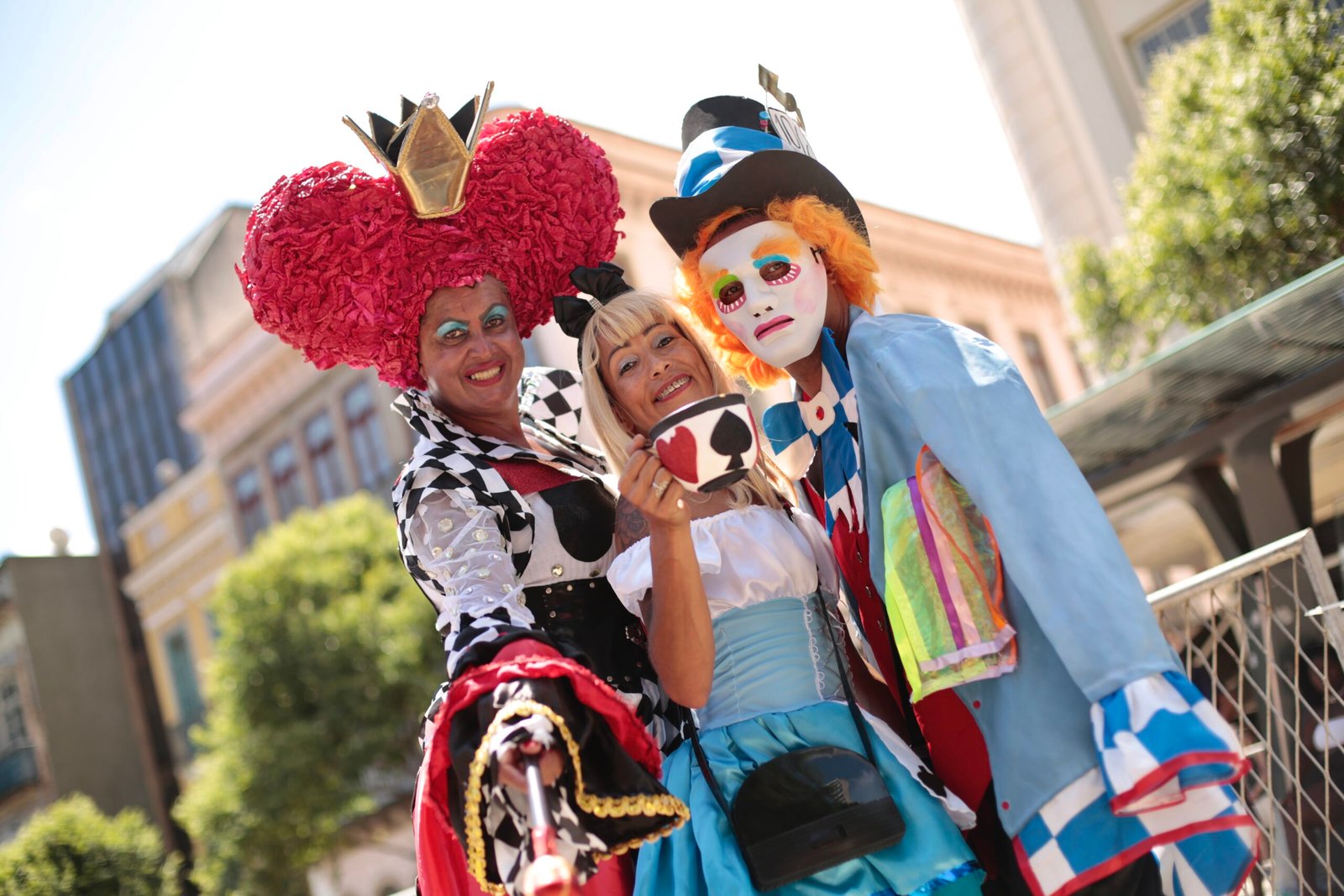 Carnaval de Rua 2025: Início das festividades com desfiles de blocos e megablocos