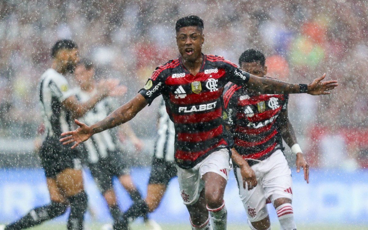 Flamengo da banho no Botafogo e é campeão da Supercopa Rei