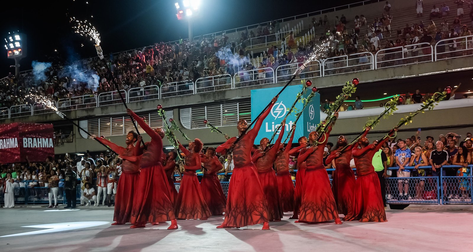 Série Ouro: Casal de Mestre-Sala e Porta-Bandeira da Porto da Pedra defendem o pavilhão da escola de São Gonçalo durante sua dança | Vitor Melo/Rio Carnaval