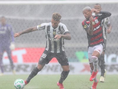 Supercopa Rei: Chuva forte paralisa Botafogo x Flamengo no Mangueirão