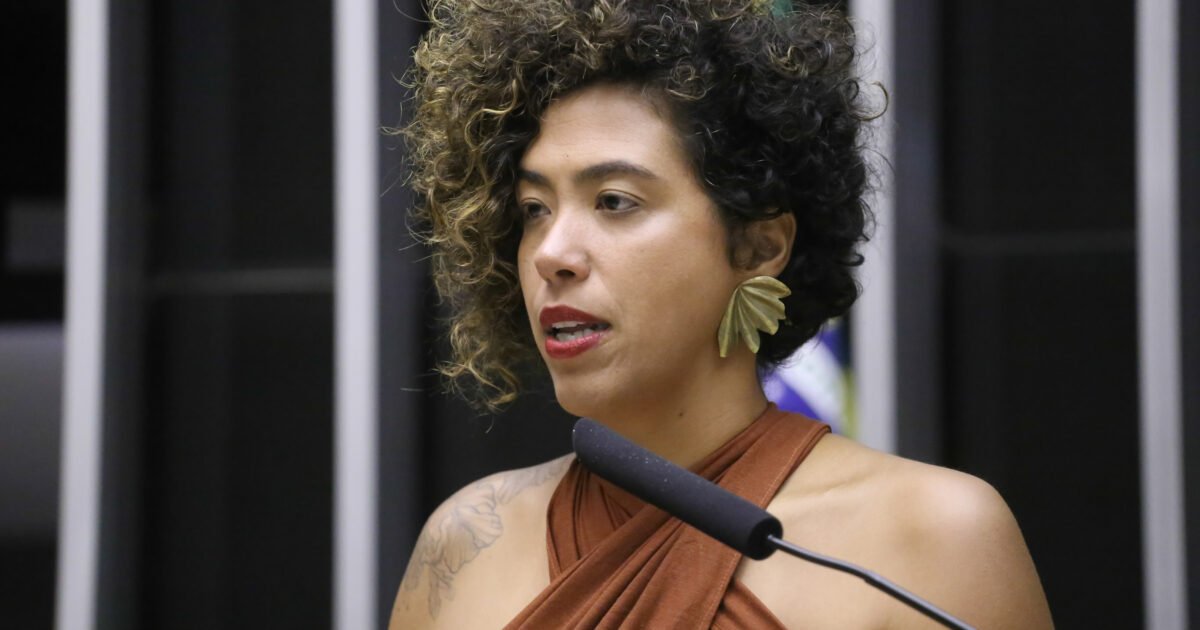 Deputada federal Talíria Petrone, líder do Psol na Câmara dos Deputados, discursa contra novas regras das emendas PIX 