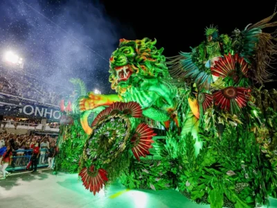 Estácio de Sá leva o Leão à Amazônia buscando voltar ao Grupo Especial no Carnaval 2025 - S1 Fotografia