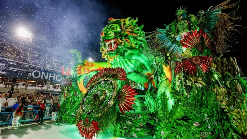 Estácio de Sá leva o Leão à Amazônia buscando voltar ao Grupo Especial no Carnaval 2025 - S1 Fotografia