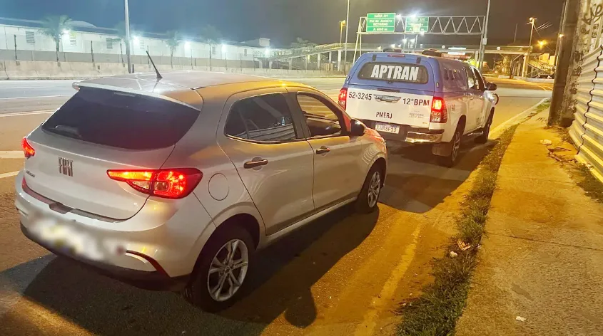 Após perseguição, PM prende motorista chorão na Zona Norte de Niterói por embriaguez ao volante, com base na Lei Seca, pois ele estava bêbado | Reprodução/Pmerj