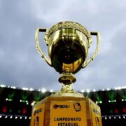 Logo da Globo com imagem de jogo do Campeonato Carioca