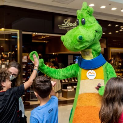 Atividades lúdicas e teatro gratuito animam programação de abril no Botafogo Praia Shopping