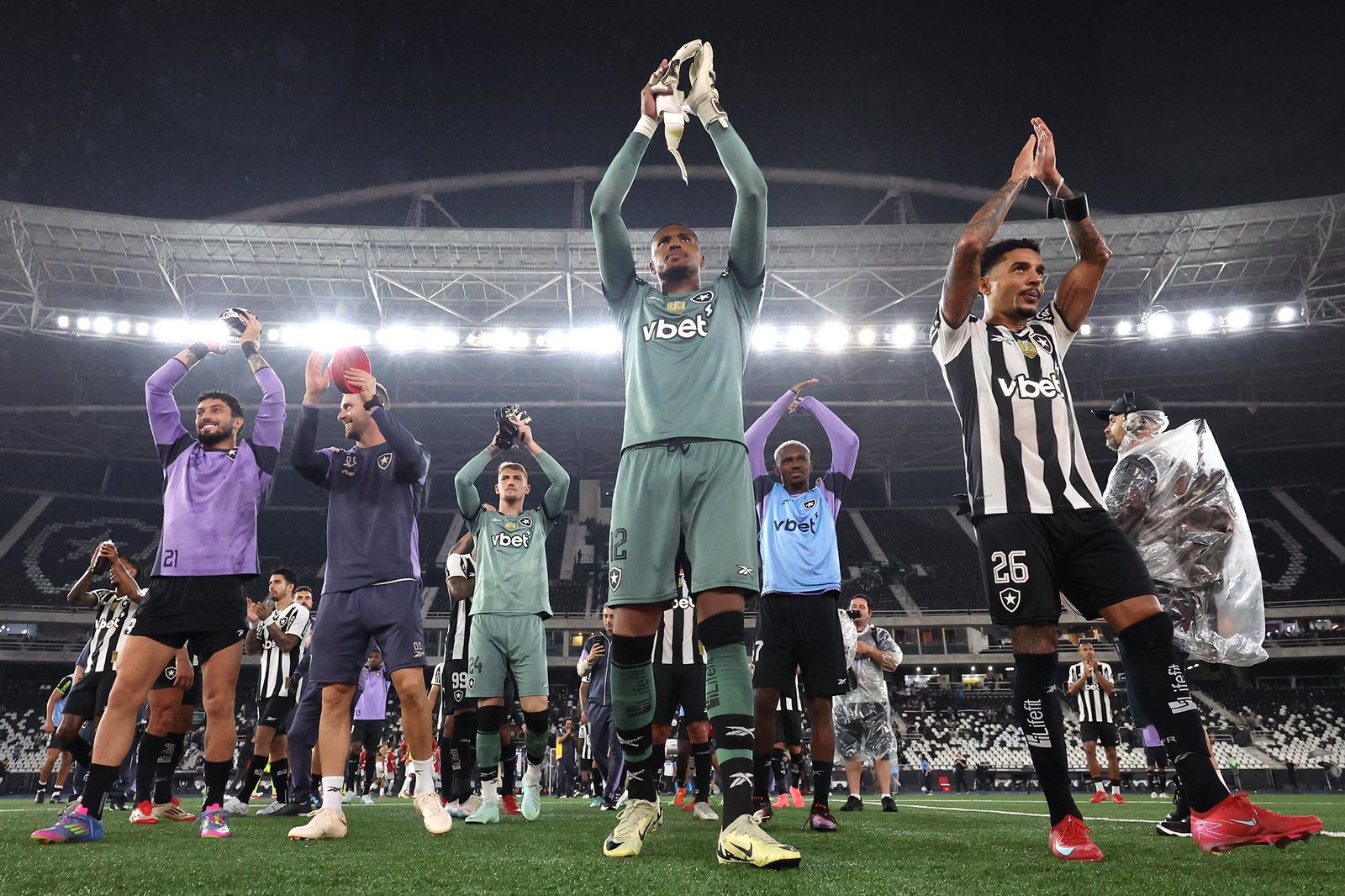 Botafogo goleia em casa e apaga 'cachimbo do saci' pelo Brasileirão | Vitor Silva/Botafogo