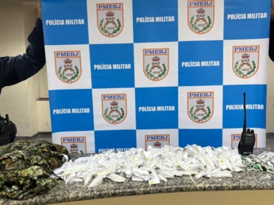 Suspeito detido durante operação policial no Cantagalo, em Niterói