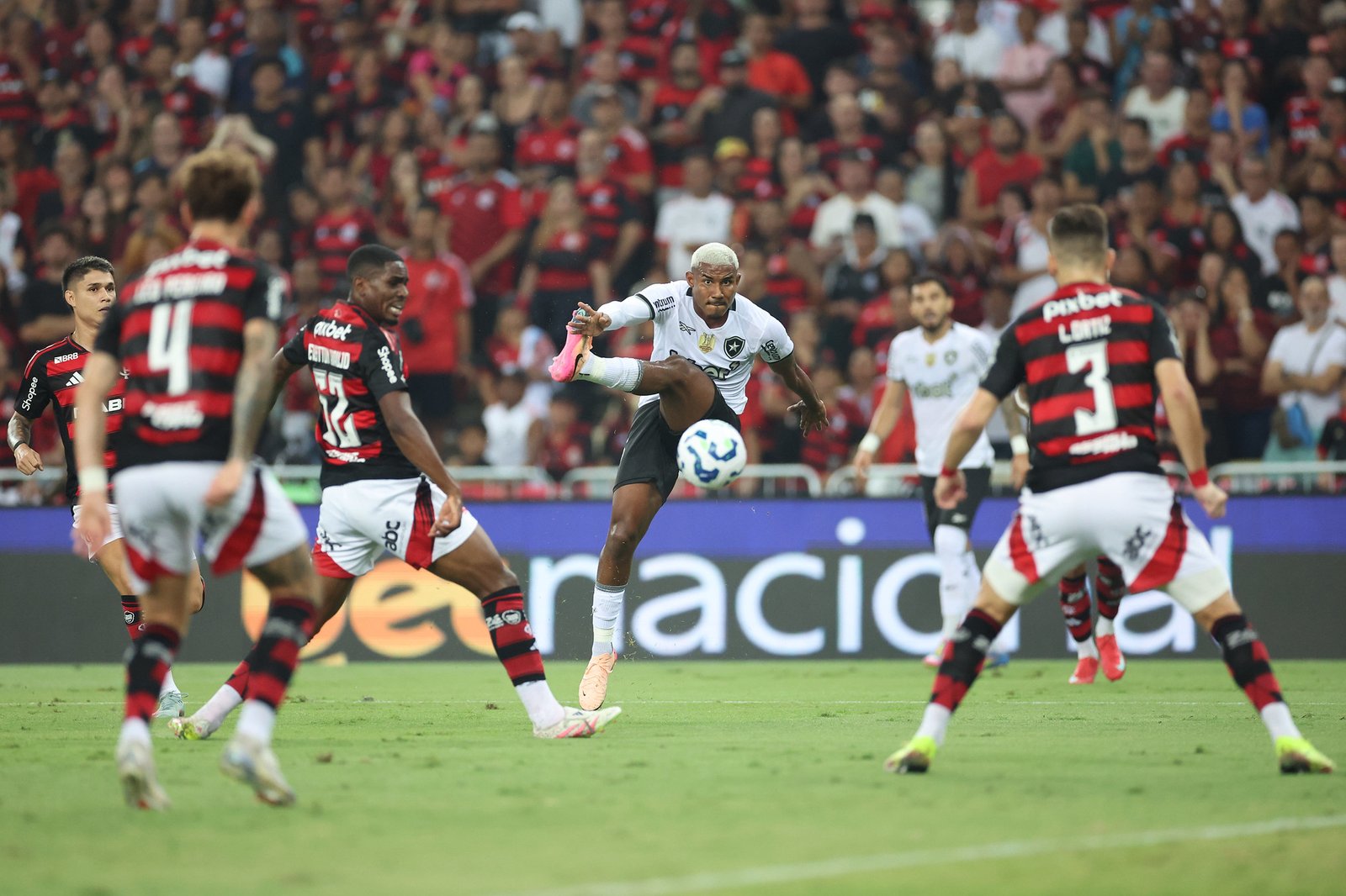 Cuiabano teve mais uma boa atuação, mas chute ao gol ficou no quase | Vítor Silva/Botafogo