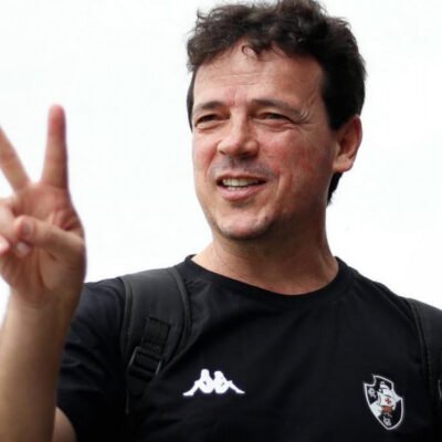Fernando Diniz durante treino do Vasco no CT Moacyr Barbosa
