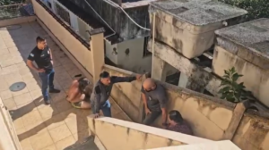 Imagem mostra o quarto onde o corpo de Dario foi encontrado, deitado sobre a cama, em avançada decomposição