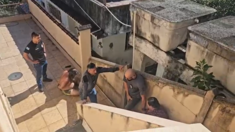 Imagem mostra o quarto onde o corpo de Dario foi encontrado, deitado sobre a cama, em avançada decomposição