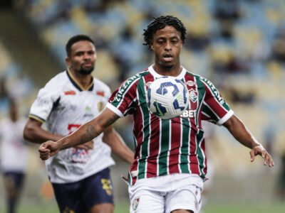 Foto de Keno durante jogo de ida contra a Aparecidense