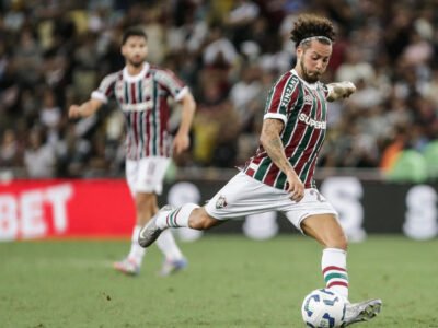 Guga comemora gol decisivo pelo Fluminense em clássico contra o Vasco