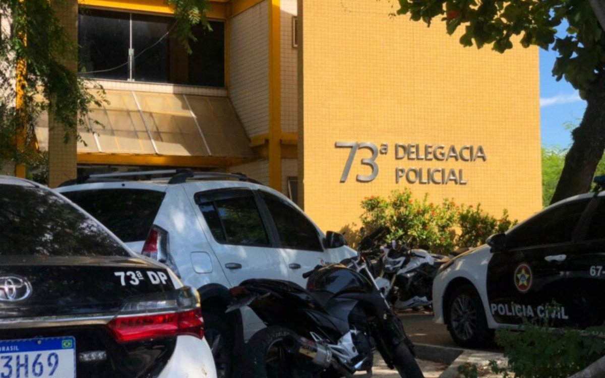Foragido é preso por policiais ao tentar invadir escola em São Gonçalo