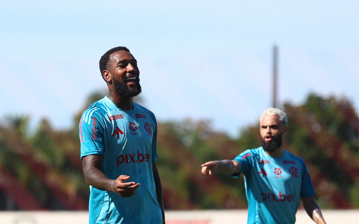 Gerson em tratamento no Flamengo após inflamação leve no joelho
